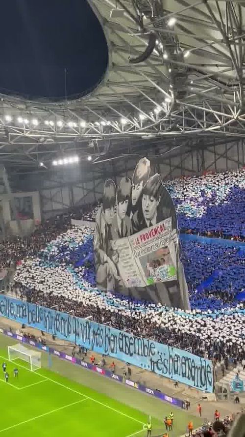 Scenografia fanilor lui Marseille, înainte de partida cu Liverpool. Foto: Captură „X”, @georgeboxall22
