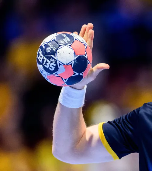 „Avea mereu armă. Nu știai când va trage”    Acuzații grave  la federația internațională de handbal. „Nu cred până când nu-l văd în sicriu”