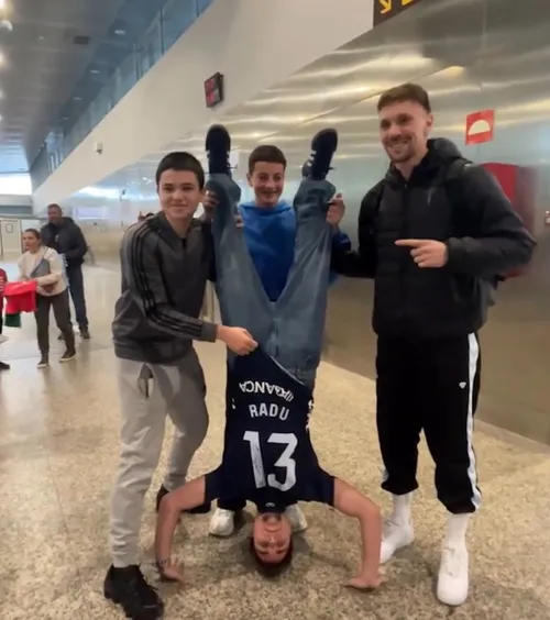 Ionuț Radu, trendsetter    FOTO +VIDEO.     Ce a făcut  un fan spaniol atunci când l-a întâlnit pe portarul echipei naționale