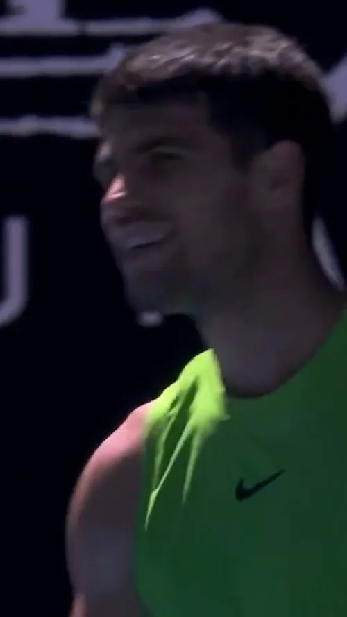 Carlos Alcaraz, propuneri indraznete din tribună la Australian Open FOTO Captură X  (1).jpeg