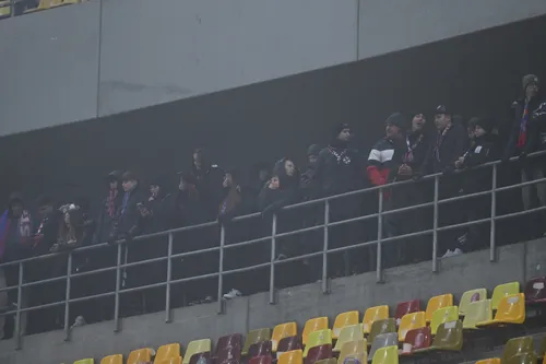 Galeria FCSB a părăsit peluza înainte de finalul meciului la umilința cu CFR. Foto - Raed Krishan (3).JPG