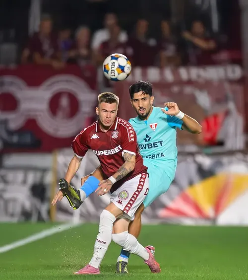 UTA - Rapid    LIVE de la 20:30  » Olimpiu Moruțan poate debuta pentru giuleșteni