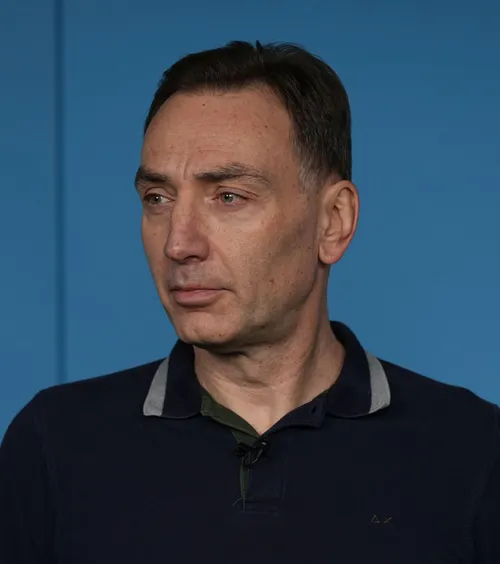 Trauma lui Radu Naum  Jurnalistul povestește cum i s-a transmis   să dea afară zeci de angajați „de pe o zi pe alta”