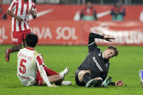 UTA - Rapid FOTO Sportpictures (1).jpg