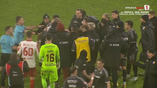 Tensiune la finalul de meciului UTA - Rapid