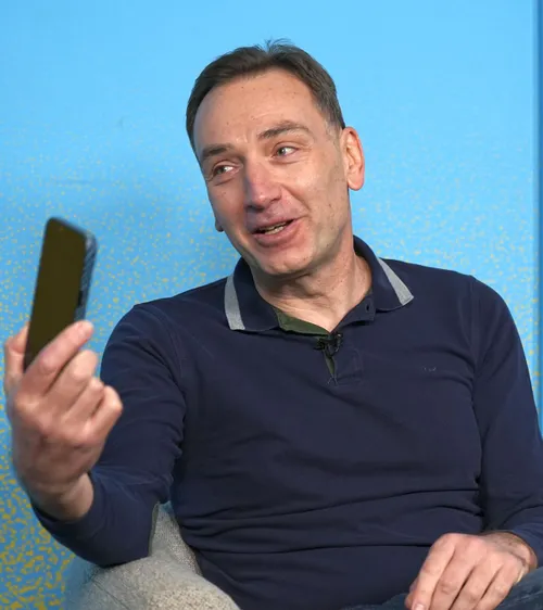 Radu Banciu da, Radu Naum nu  De ce nu a mers proiectul tip „Late night show”:    „Florin Piersic a aruncat cu microfonul prin emisiune”