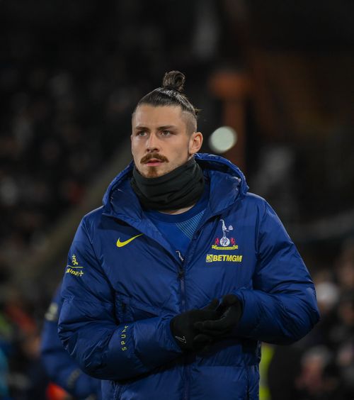 Prins într-o situație complicată    Drăgușin, afectat.  Antrenorul refuză să-l elibereze, dar nici Tottenham nu știe dacă-l păstrează pe Frank