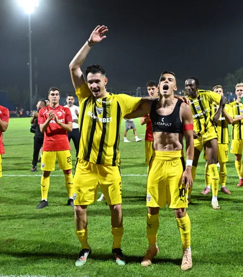 Liderii lui  Dinamo, în direct  Cătălin Cîrjan a plătit   ca să-i comenteze pe live  lui Raul Opruț: ce i-a scris căpitanul lui Dinamo