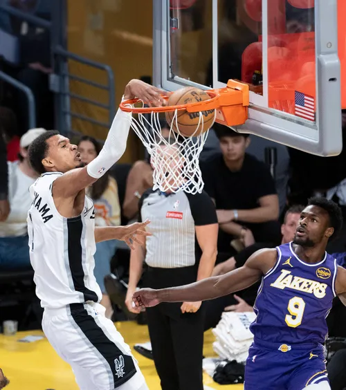 „Mă uit la știri și sunt îngrozit”  Reacție dură a unui star din NBA, după ce   agenții ICE au omorât doi protestatari:  „Vorbim de crime. E grav!”