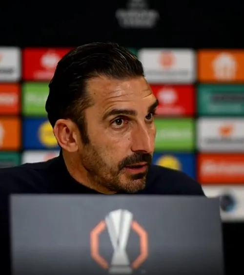 „Am auzit că eu mă băteam”    Charalambous a fost ironic  la conferință. Ce a spus despre conflictul de la pauză, „the papagals” și protestul fanilor