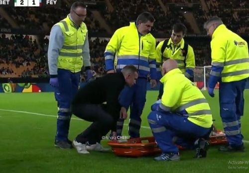 Accidentarea suferită de Shaqueel Van Persie în meciul dintre Real Betis și Feyenoord. Foto: Captură X/Chebli Ishaq