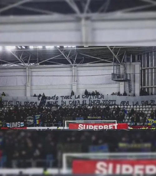 Provincia ironizează Bucureștiul    FOTO:  Banner-ul afișat de ultrașii de la Petrolul, la meciul cu Dinamo:   „Frumos la Capitală...”