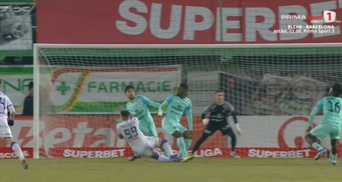 Contactul dintre Robert Moldoveanu și Florent Poulolo, în FC Argeș - UTA Arad