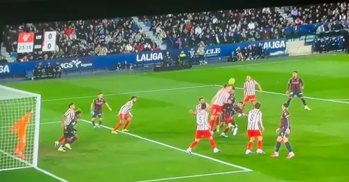 Accidentarea lui Alexander Sorloth din meciul Levante - Atletico Madrid. Foto: Captură X/Tapa 97