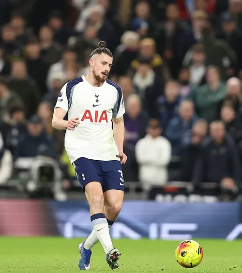 Tottenham - Manchester City 2-2    FOTO.    Radu Drăgușin,  eroare la primul meci ca titular după un an! Echipa sa a revenit spectaculos