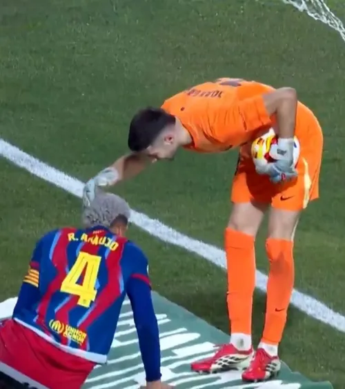 Ce-a fost în mintea lui Joan Garcia?!     FOTO:    Neatenția portarului,  în meciul cu Albacete, o putea costa scump pe Barcelona