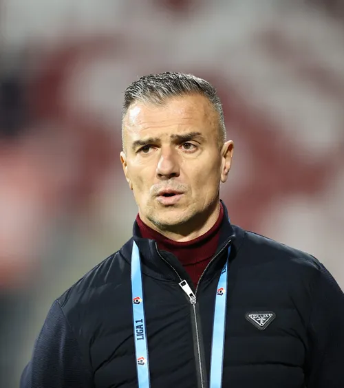 Pancu, furios     Antrenorul lui CFR Cluj,  enervat: „Nici dacă făcea Gigi Corsicanu' programările...”
