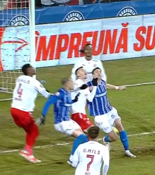 Stoinov a comis-o    FOTO.    Gestul stupid  făcut de fundașul lui Dinamo în meciul cu Farul