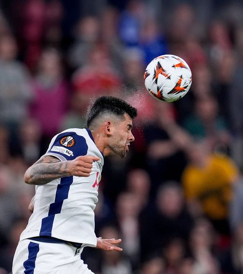 Tensiune în vestiarul lui Drăgușin  Ce l-a înfuriat pe căpitanul lui Tottenham.   Situația e critică