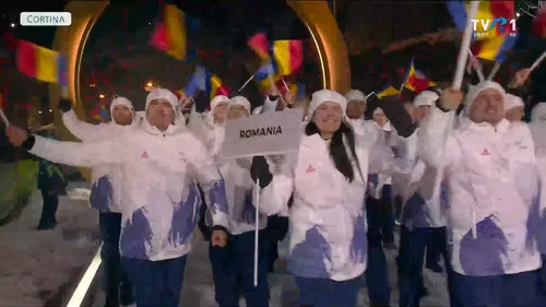 Delegația României, la ceremonia de deschidere a Jocurilor Olimpice de la Milano-Cortana. Foto - captură TVR (23).png