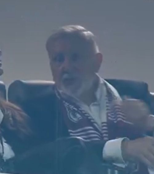 Ilie Năstase, spectator de lux    FOTO.  Cum a fost surprins fostul mare tenisment la derby-ul   CFR - U Cluj