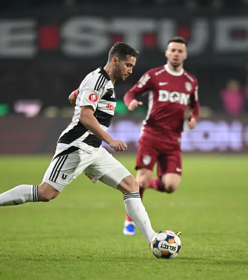 Chipciu, învinețit de Cordea    FOTO.   Veteranul lui U Cluj nu s-a abținut:   „Nu mai sări în piscină dacă ești bărbat!  Avea La Familia o melodie...”