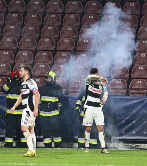 Amendați după haosul din Gruia  Jandarmeria a aplicat sancțiuni drastice după incidentele de la   CFR Cluj - U Cluj