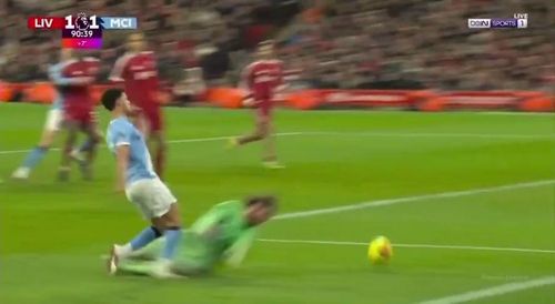Liverpool - City, faultul lui Alisson la Nunes la care s-a dat penalty