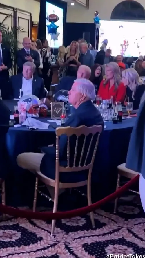 Ce făcea Donald Trump în timpul showului de la pauza Super Bowl, al lui Bad Bunny (foto: captură X)