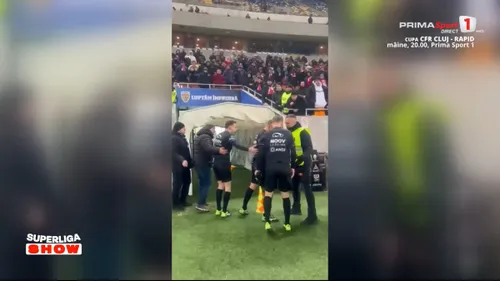 Dinamo - U Craiova. Istvan Kovacs, lovit de suporterii „câinilor” cu un obiect. Foto - captură Prima Sport (17).jpg