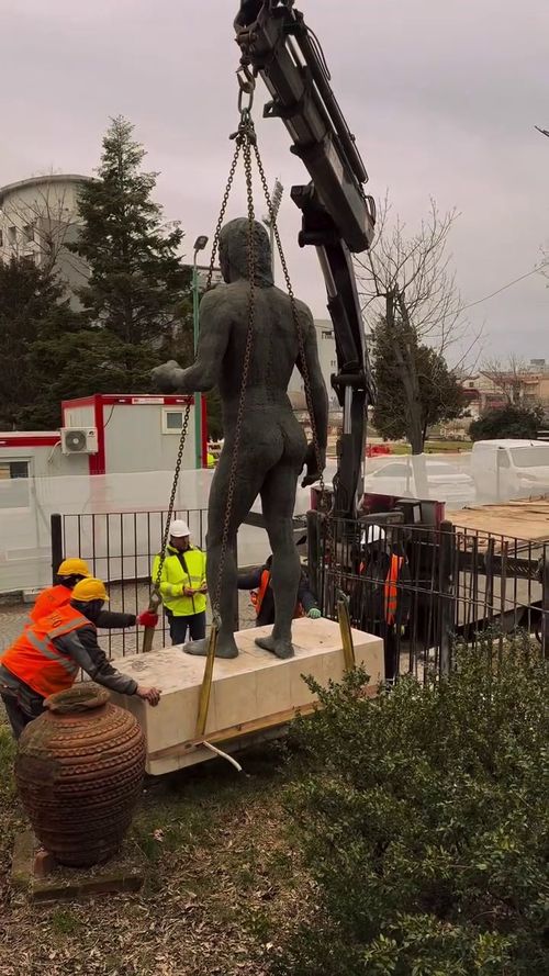 Statuile din Parcul Dinamo au fost relocate. FOTO CS Dinamo Facebook