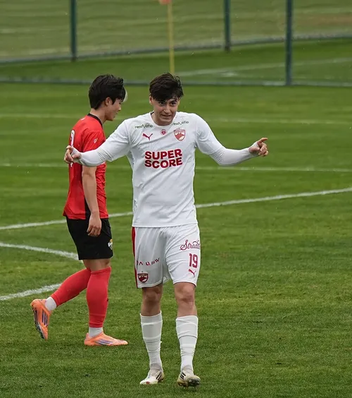 „Ce explozii are, ce reacții!”  Dezvăluiri din interiorul lui Dinamo despre   Adrian Mazilu:  „N-am mai văzut de mult timp un român așa”