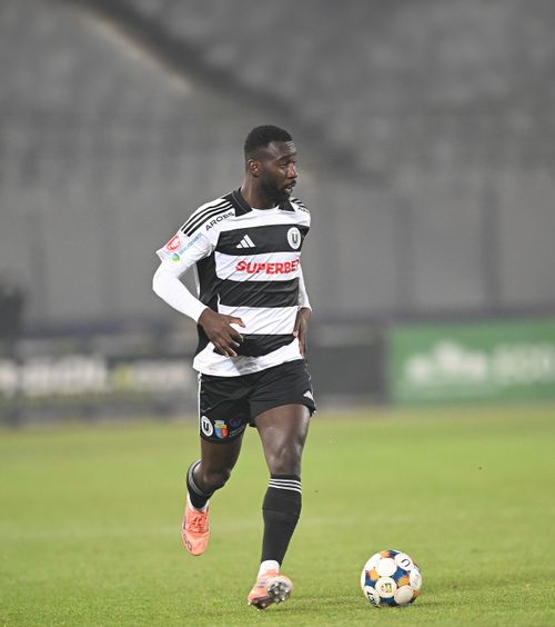 Macalou s-a făcut de râs    FOTO.   Atacantul celor de la U Cluj a bifat o nouă   ratare monumentală  în meciul cu Oțelul Galați