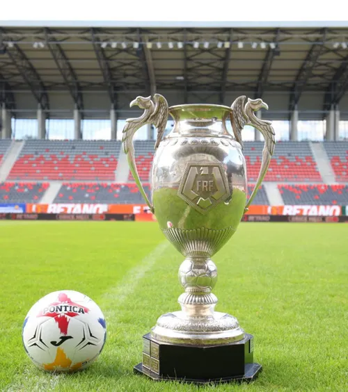 Cupa României   LIVE. Trei partide se joacă   de la ora 18:00  » De la 20:30 urmează derby-ul U Craiova - FCSB