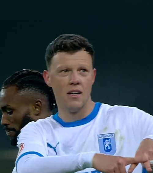 Dawa l-a păcălit pe Popa!     FOTO.   U Craiova a deschis scorul după   o eroare de neînțeles  a fundașului FCSB