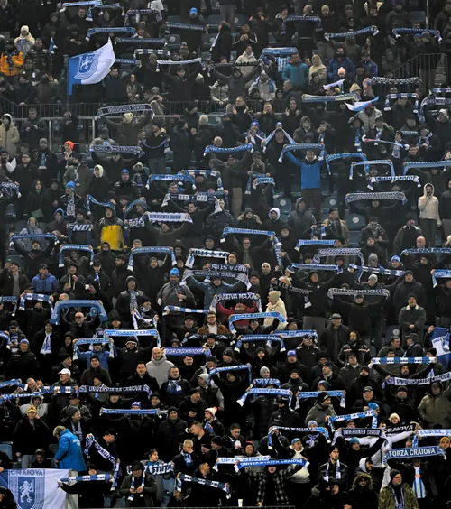 „Ne-au scuipat de ne-au spart”   FCSB, probleme cu suporterii la Craiova! Cârțu: „Dar ce,   au fost în vreo sală de teatru?”