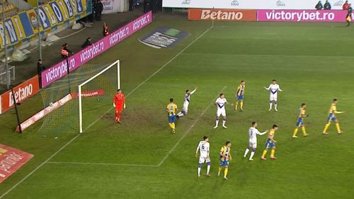 Petrolul - FC Arges, Radu Petrescu a fluierat inainte de golul lui Sierra. Capturi Prima Sport