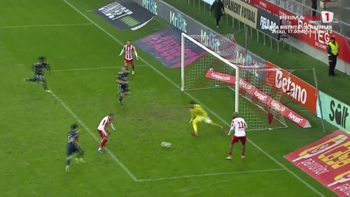 Giannis Anestis a reușit trei parade consecutive în aceeași acțiune (UTA - Botoșani). Foto: captură, Prima Sport