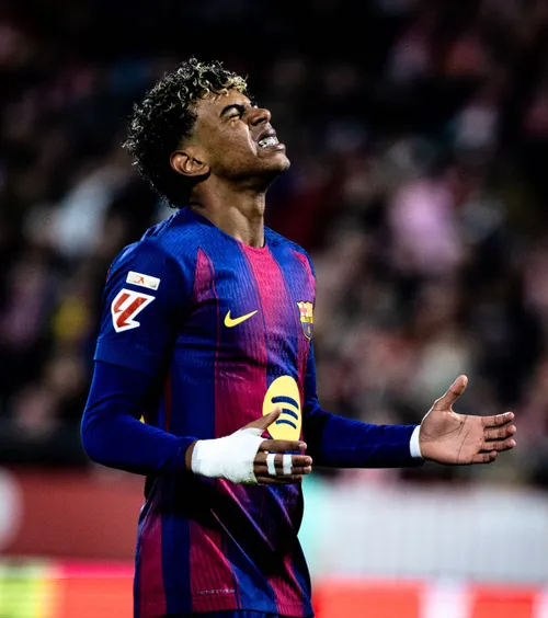 Barcelona, pe #2 în La Liga  Nervos,   Hansi Flick a plecat în mijlocul interviului,  după eșecul de la Girona. Ce l-a nemulțumit