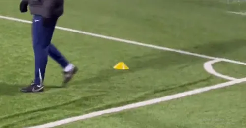 Inter, probleme cu tereneul sintetic înainte de meciul cu Bodo/Glimt. Foto: captură X/@franvanni