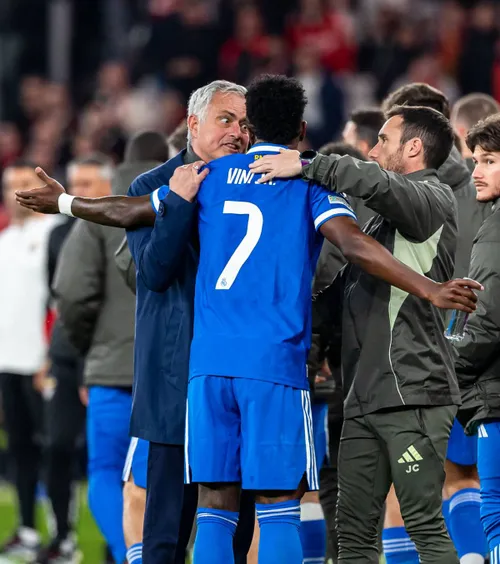 „De ce să-i pară rău lui Prestianni?”  Jose Mourinho, după   incidentul rasist  de la Benfica - Real: „Am vorbit cu Vinicius” » Arbeloa: „Nu putem tolera!”
