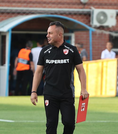 „Pozează în victimă și nu e!”  Mihai Stoica, enervat de mesajul postat de   Florentin Petre:  „Așa ceva nu s-a făcut la noi”