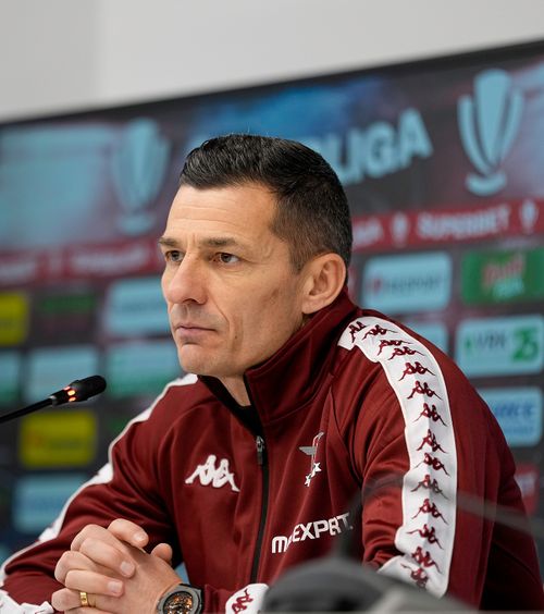 „Să arătăm atitudine”   Costel Gâlcă vrea o altă față a Rapidului în   derby-ul cu Dinamo:  „Să recuperăm acel echilibru defensiv”