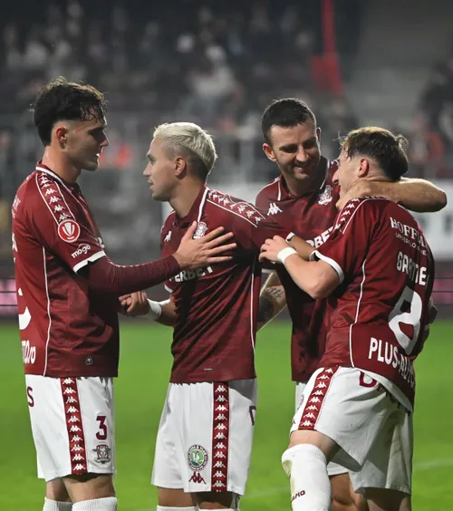 Vizită-surpriză la Rapid     FOTO:   Cine s-a prezentat la antrenamentul giuleștenilor, înaintea   derby-ului cu Dinamo