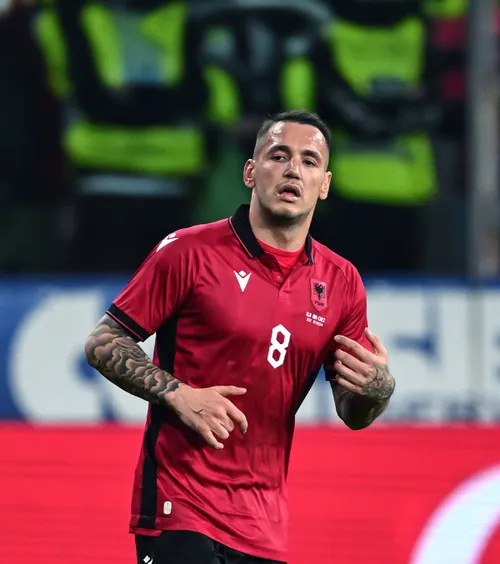 Panică în Turcia   Un jucător trecut pe la Barcelona a fost implicat într-un   accident  de mașină. În ce stare se află sportivul