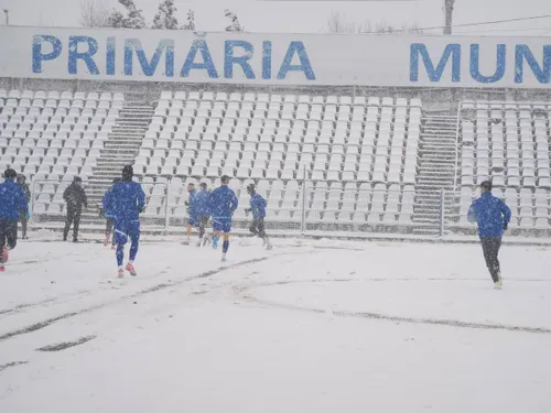 CSM Slatina - Câmpulung, terenul e acoperit de zăpadă FOTO FB CSM Slatina (7).jpg