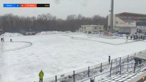 Metalul Buzău - FC Bacău se dispută printre nămeți și pe un teren înghețat. Capturi YT Metalul (6).jpg