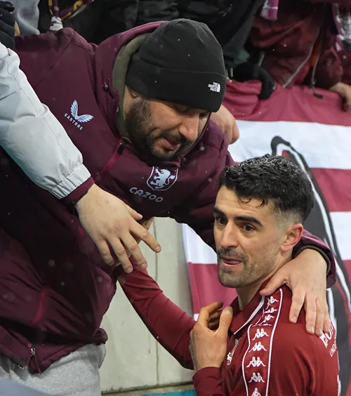 Ce nu s-a văzut la TV    VIDEO.     Alex Pașcanu și fanii Rapidului,  moment inedit după victoria cu Dinamo