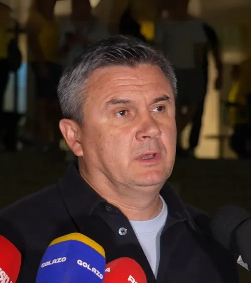 „Vidican a greșit”  Cristi Balaj a analizat faza care   putea schimba  soarta derby-ului Rapid - Dinamo » Contre în direct: „Simulare oribilă”