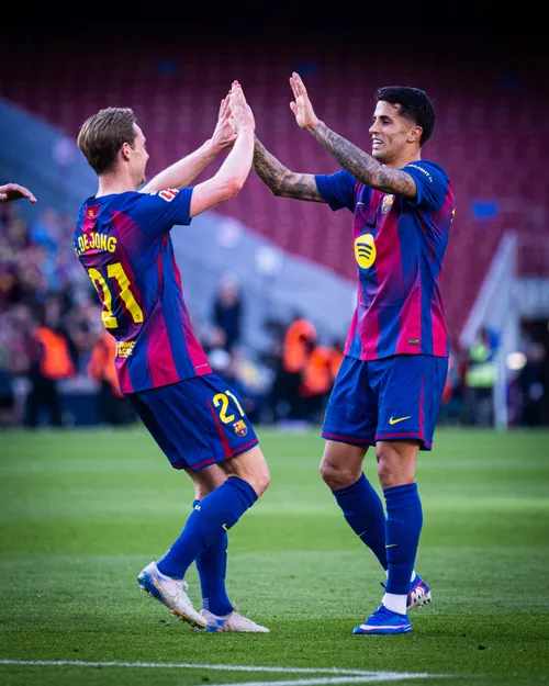 Barcelona, lider în La Liga  Echipa lui Hansi Flick,    victorie fără emoții cu Levante!  + Pedri a revenit pe teren, după o lună